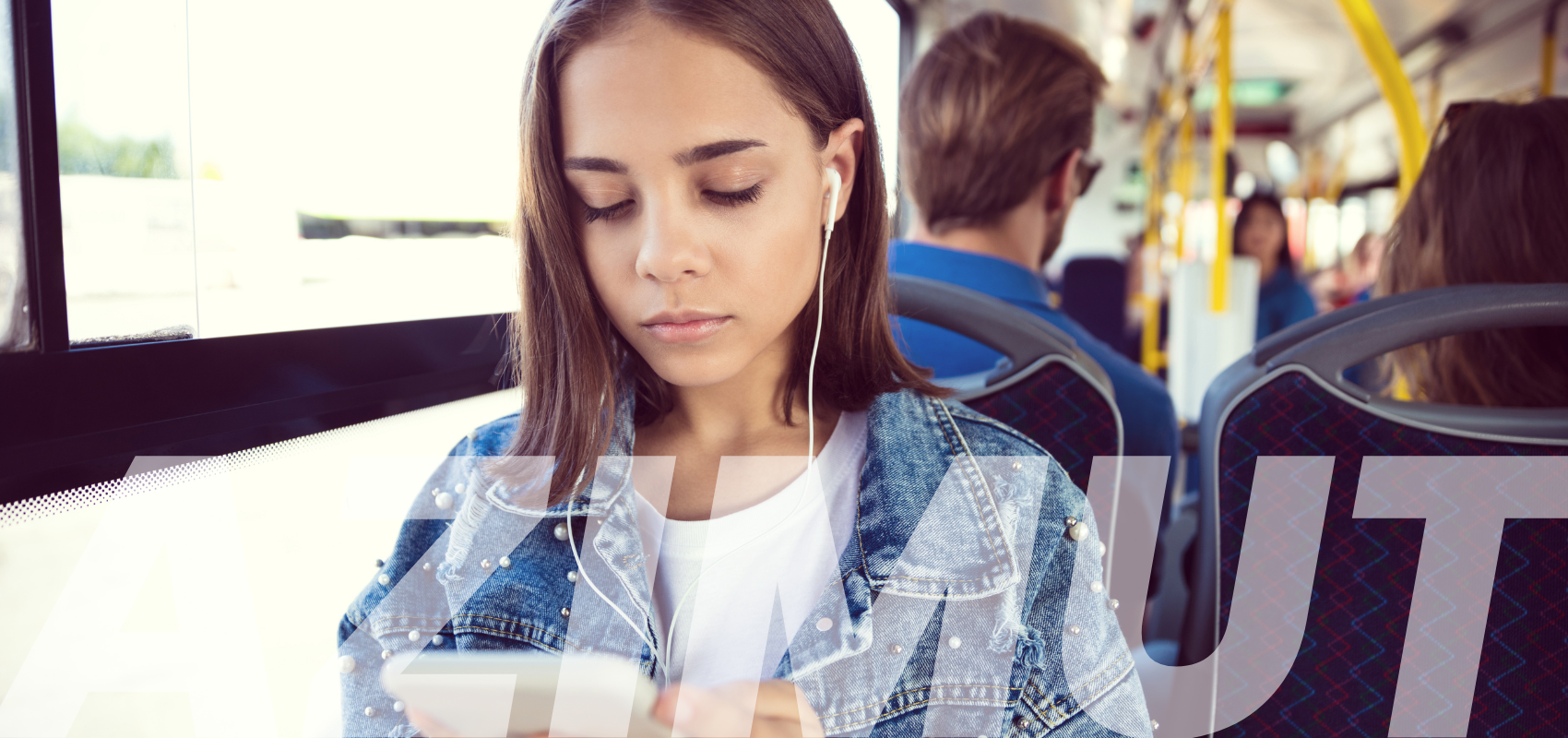 Ofrece sistemas de energía a bordo del autobús y mejora la experiencia de viaje de tus pasajeros Offer on-board bus energy systems and enhance the travel experience of your passengers